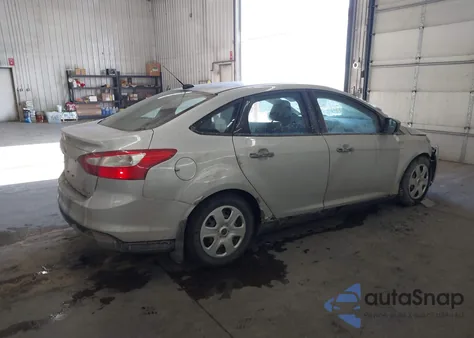 2014 Ford Focus S z USA, uszkodzony, nr VIN 1FADP3E20EL363192